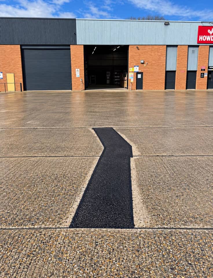 Pothole Repairs by London Tar in Surrey & London